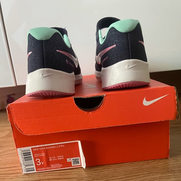 🛑SOLD🛑 Girls Nike shoe - Picture 5 of 6